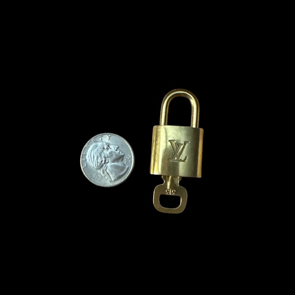 Authentic Louis Vuitton Lock & Key Set - Picture 4 of 5